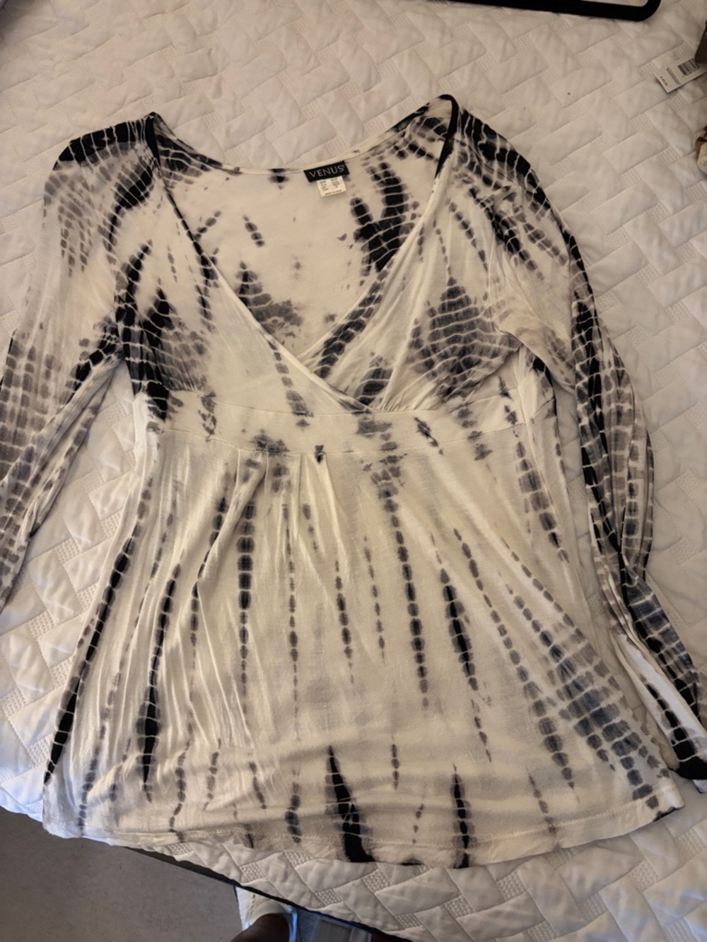 VENUS Black & White Tie-Dye Wrap-Front Long Sleeve Top
